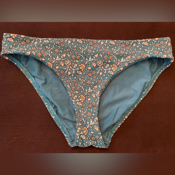 Small Loft Beach Bikini, top and bottom.  Green with flowers - Picture 3 of 8